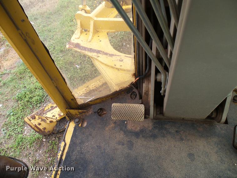 image for item DD8249 2000 John Deere 772CH motor grader