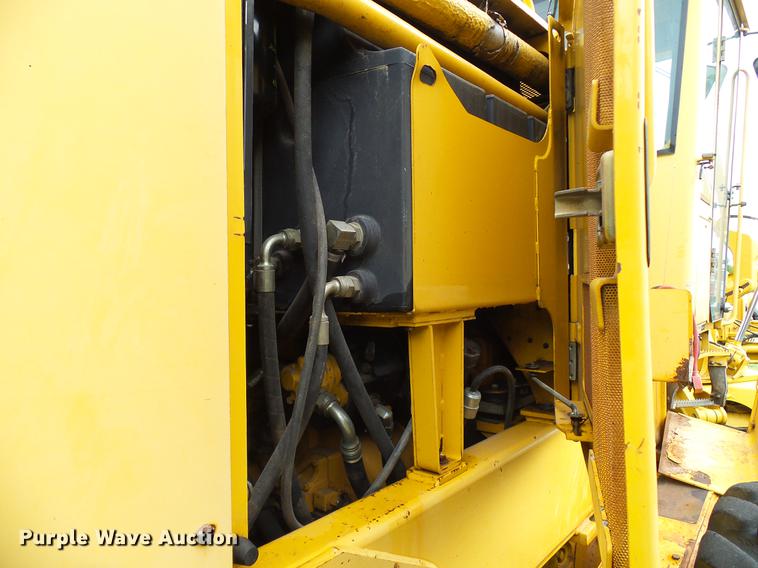 image for item DD8249 2000 John Deere 772CH motor grader