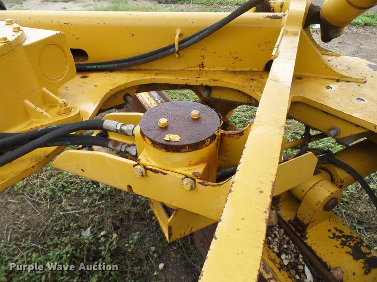 image for item DD8249 2000 John Deere 772CH motor grader