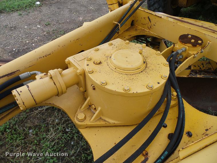 image for item DD8249 2000 John Deere 772CH motor grader