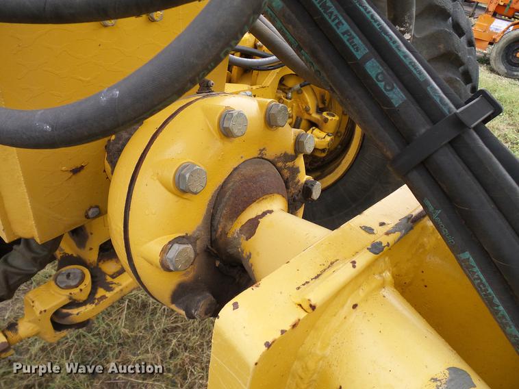 image for item DD8249 2000 John Deere 772CH motor grader