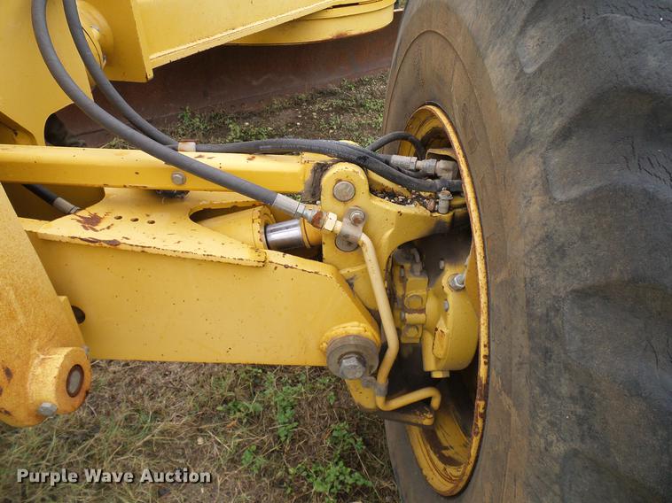 image for item DD8249 2000 John Deere 772CH motor grader