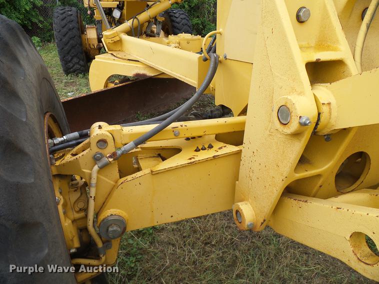 image for item DD8249 2000 John Deere 772CH motor grader