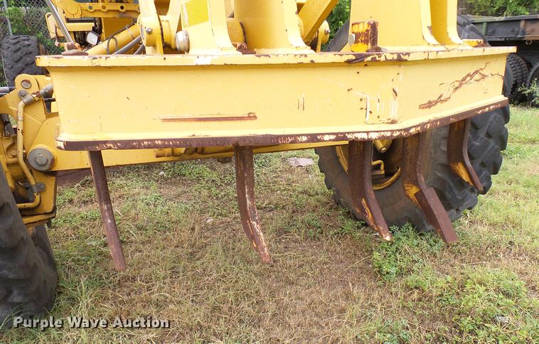 image for item DD8249 2000 John Deere 772CH motor grader