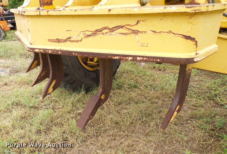 image for item DD8249 2000 John Deere 772CH motor grader