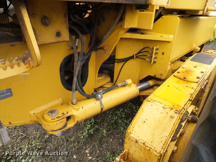 image for item DD8249 2000 John Deere 772CH motor grader