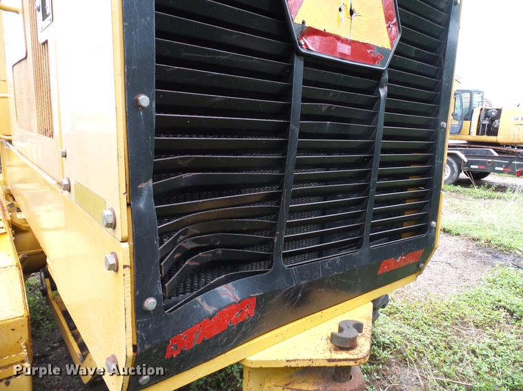 image for item DD8249 2000 John Deere 772CH motor grader