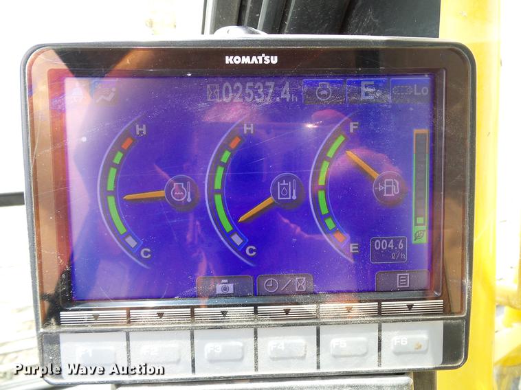 image for item DD8295 2013 Komatsu PC240LC-10 excavator