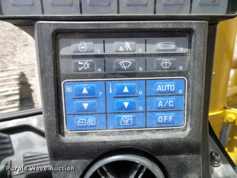 image for item DD8295 2013 Komatsu PC240LC-10 excavator