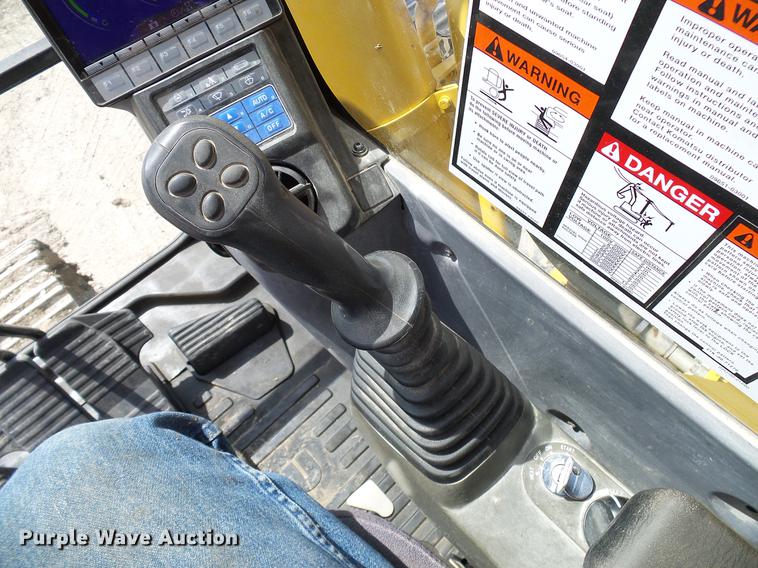 image for item DD8295 2013 Komatsu PC240LC-10 excavator