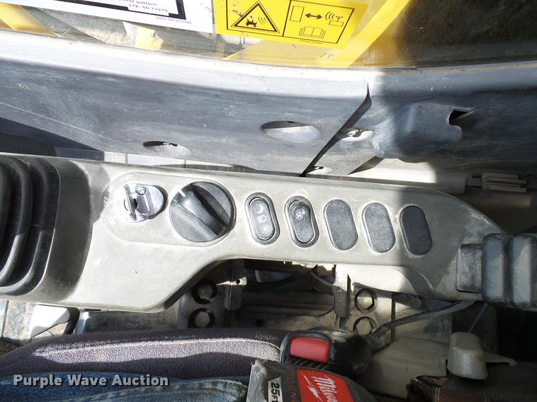 image for item DD8295 2013 Komatsu PC240LC-10 excavator