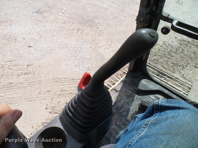 image for item DD8295 2013 Komatsu PC240LC-10 excavator