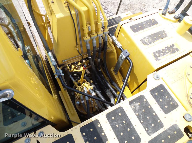 image for item DD8295 2013 Komatsu PC240LC-10 excavator