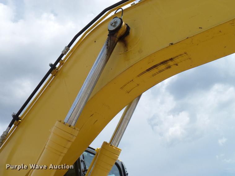 image for item DD8295 2013 Komatsu PC240LC-10 excavator