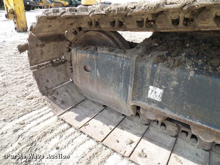 image for item DD8295 2013 Komatsu PC240LC-10 excavator