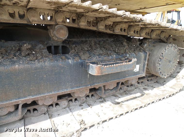 image for item DD8295 2013 Komatsu PC240LC-10 excavator