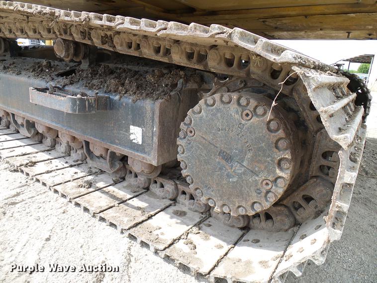 image for item DD8295 2013 Komatsu PC240LC-10 excavator