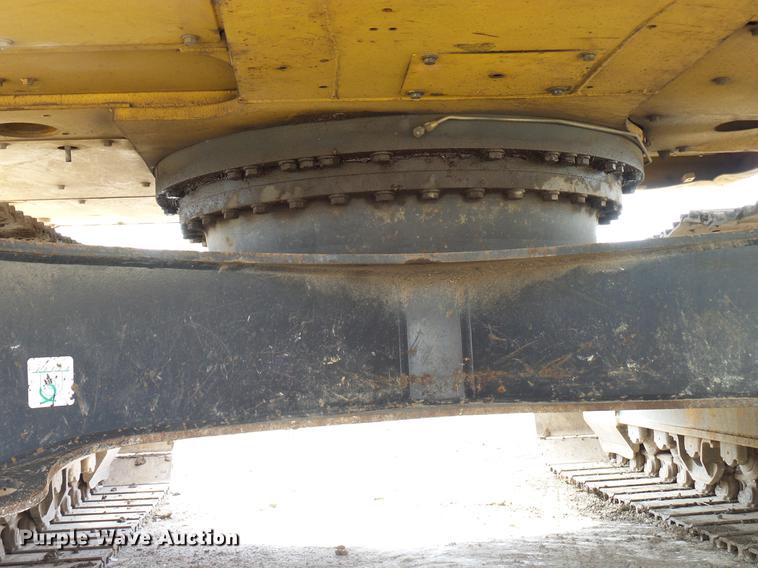 image for item DD8295 2013 Komatsu PC240LC-10 excavator