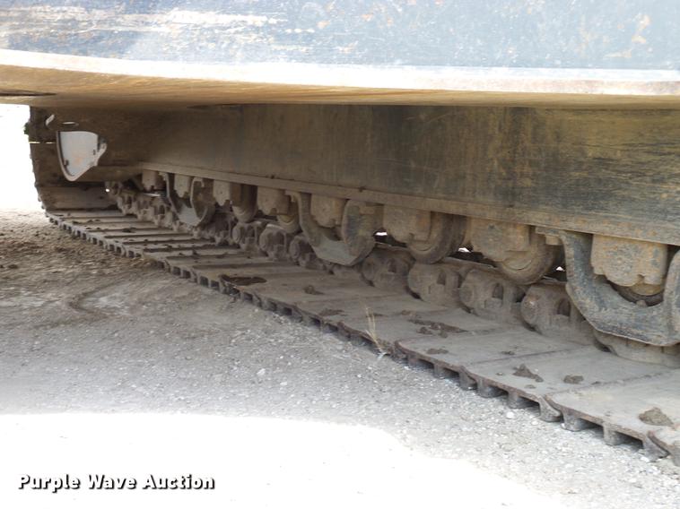 image for item DD8295 2013 Komatsu PC240LC-10 excavator