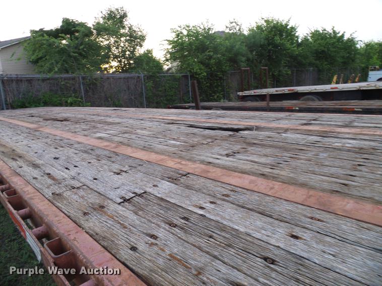 image for item DD8299 1998 Transcraft TL2000 flatbed trailer