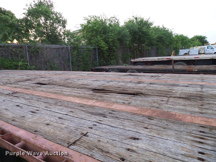 image for item DD8299 1998 Transcraft TL2000 flatbed trailer