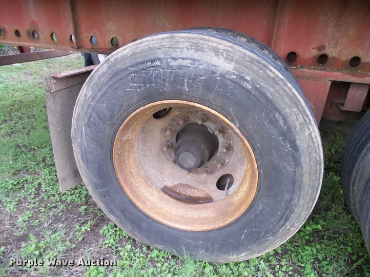 image for item DD8299 1998 Transcraft TL2000 flatbed trailer