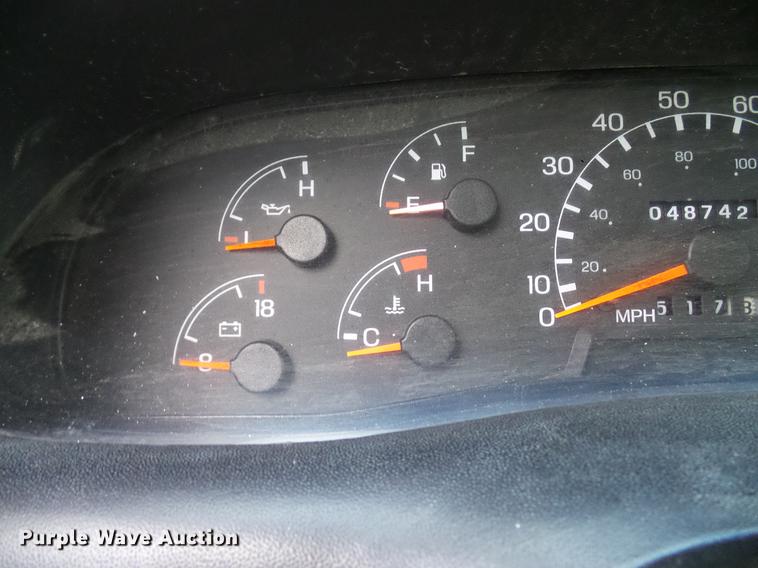 image for item DD8304 2006 Ford F750 service truck