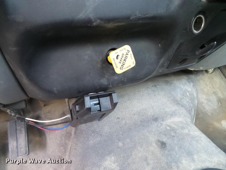 image for item DD8304 2006 Ford F750 service truck