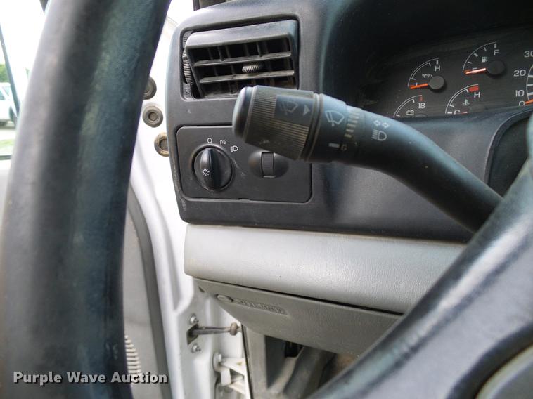 image for item DD8304 2006 Ford F750 service truck
