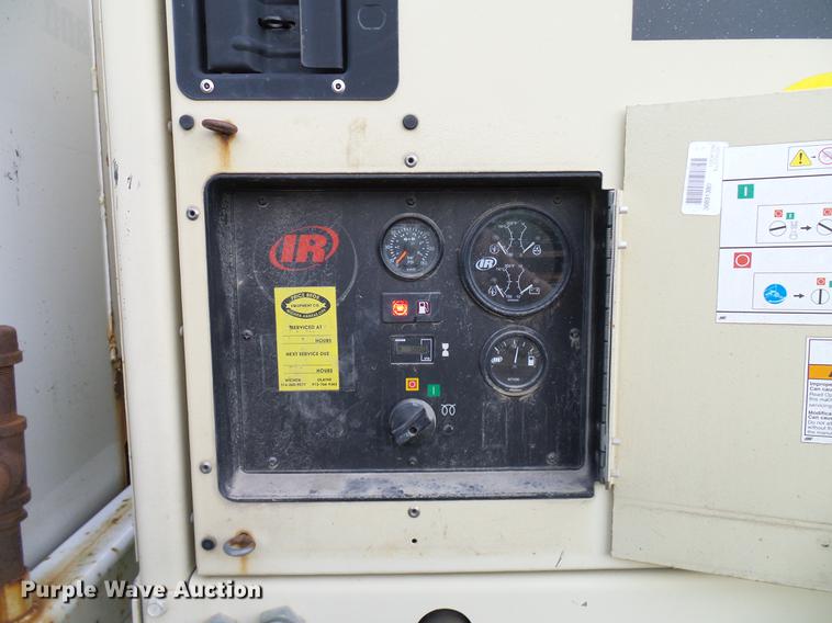 image for item DD8304 2006 Ford F750 service truck