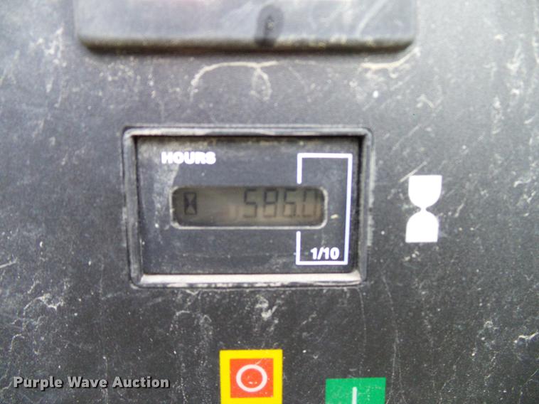 image for item DD8304 2006 Ford F750 service truck