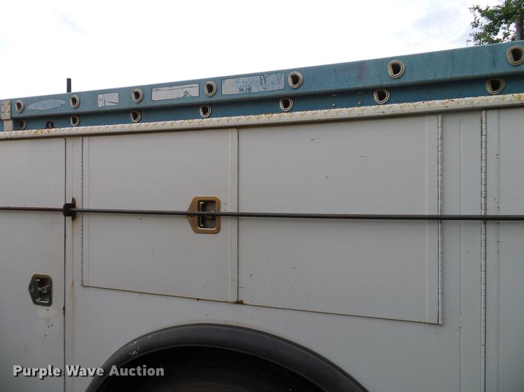 image for item DD8304 2006 Ford F750 service truck