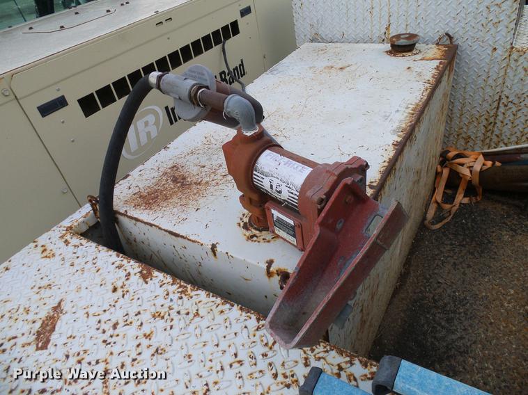 image for item DD8304 2006 Ford F750 service truck