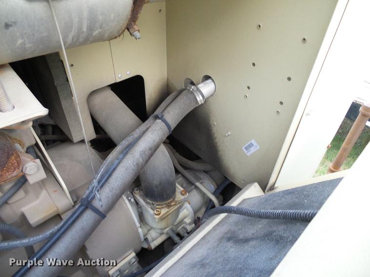 image for item DD8304 2006 Ford F750 service truck