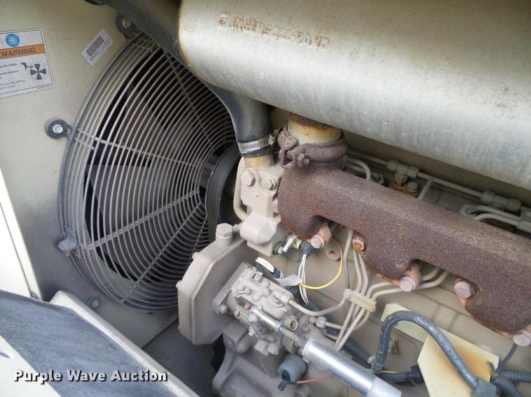 image for item DD8304 2006 Ford F750 service truck