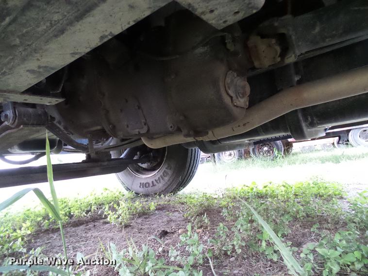 image for item DD8304 2006 Ford F750 service truck