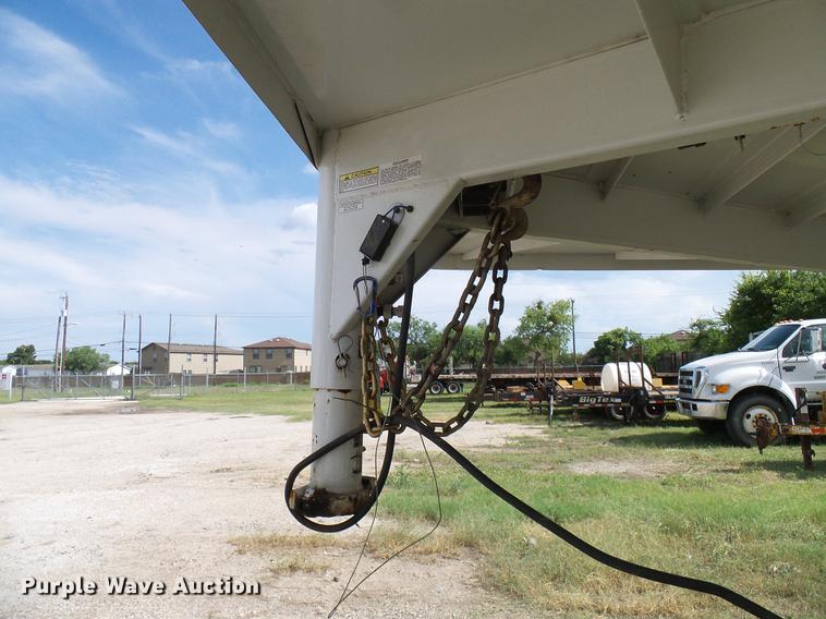 image for item DD8306 2015 CM CMC6070-26 enclosed cargo trailer