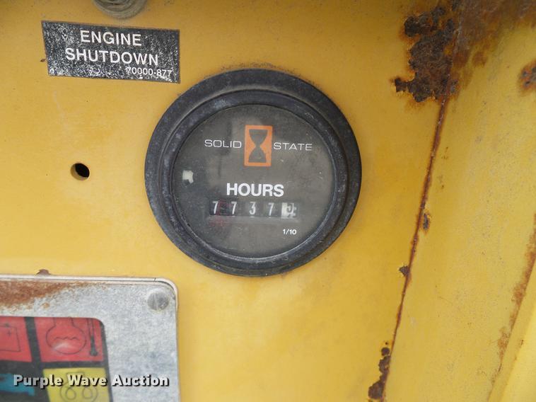 image for item DD8312 1998 Ford F800 flatbed truck with Vermeer MTE37 mud mix system