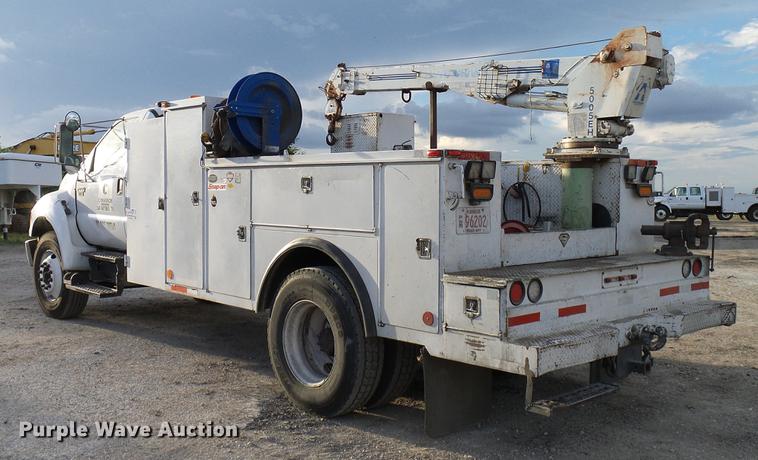 image for item DD8313 2008 Ford F750 Super Duty service truck with crane