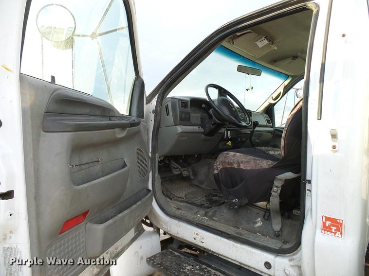 image for item DD8313 2008 Ford F750 Super Duty service truck with crane