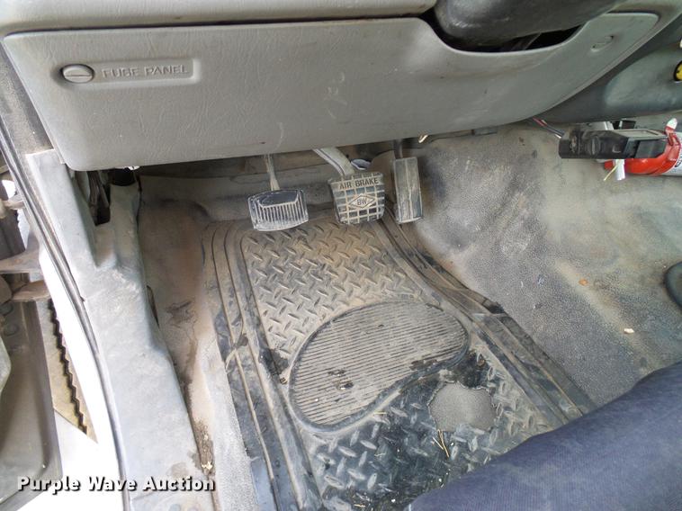 image for item DD8313 2008 Ford F750 Super Duty service truck with crane