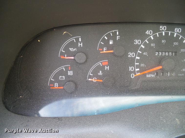 image for item DD8313 2008 Ford F750 Super Duty service truck with crane