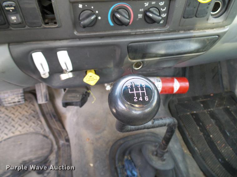 image for item DD8313 2008 Ford F750 Super Duty service truck with crane