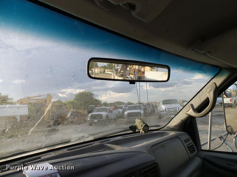 image for item DD8313 2008 Ford F750 Super Duty service truck with crane