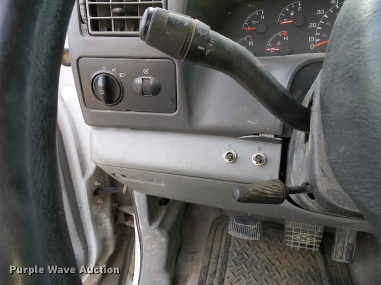 image for item DD8313 2008 Ford F750 Super Duty service truck with crane