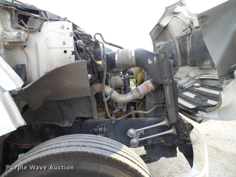 image for item DD8313 2008 Ford F750 Super Duty service truck with crane