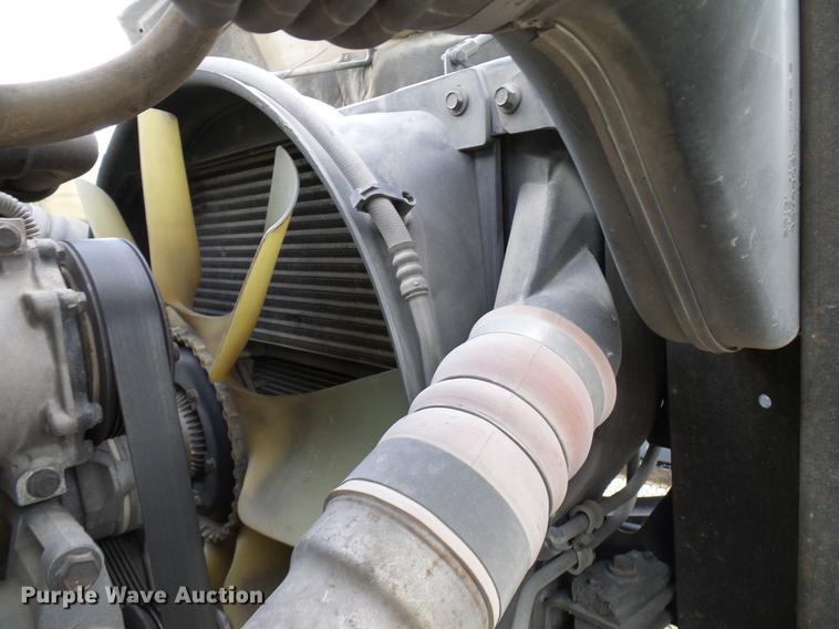 image for item DD8313 2008 Ford F750 Super Duty service truck with crane