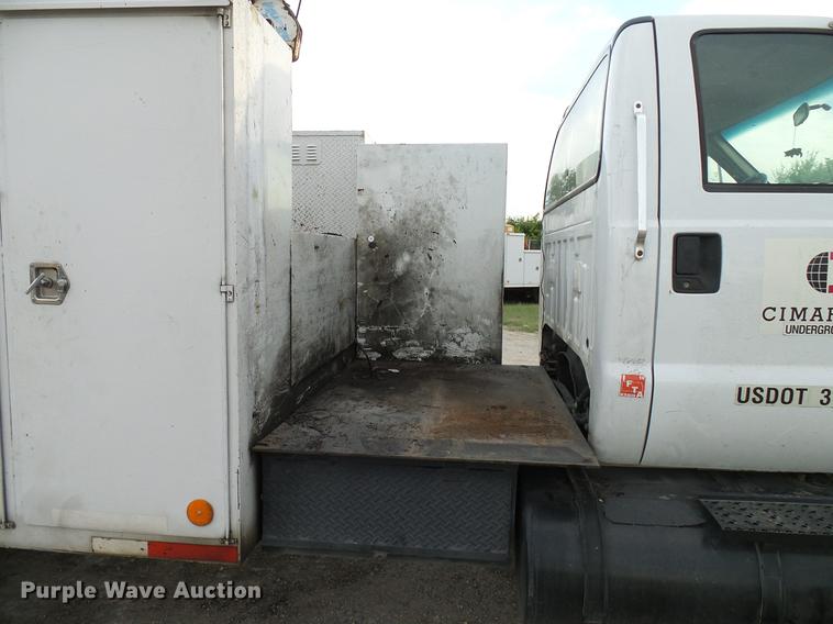 image for item DD8313 2008 Ford F750 Super Duty service truck with crane