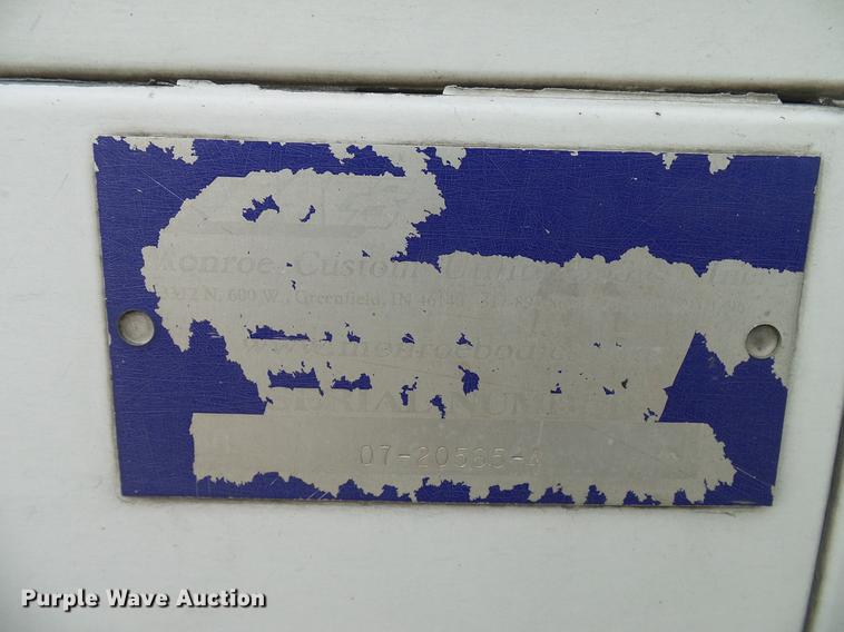 image for item DD8313 2008 Ford F750 Super Duty service truck with crane