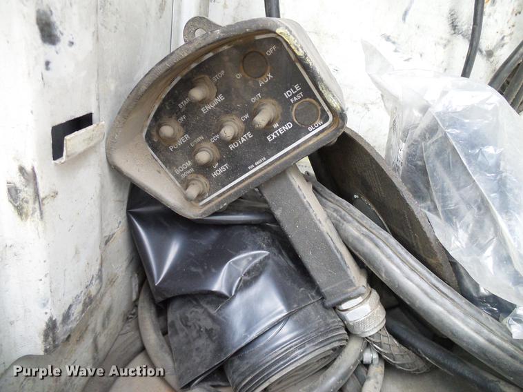 image for item DD8313 2008 Ford F750 Super Duty service truck with crane